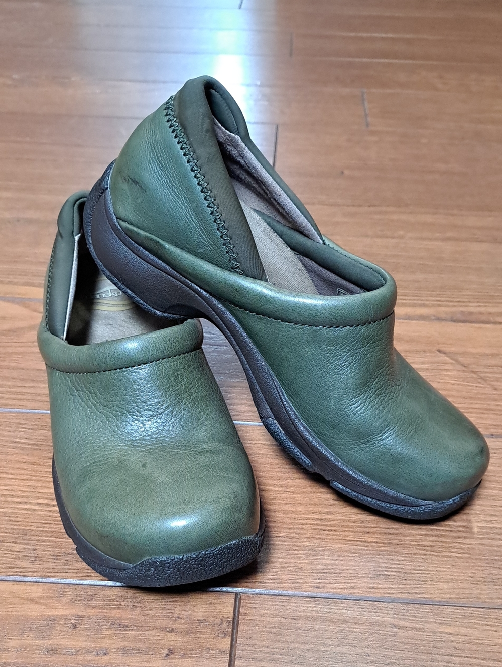 Dansko Kelsey Waterproof Leather Slip-On Clogs Green  EU 37 US 7